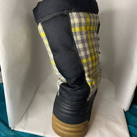 J Crew Womens Snow Boots Black Yellow Gray Plaid Shearling Lining Classic Size 9 - Picture 8 of 11